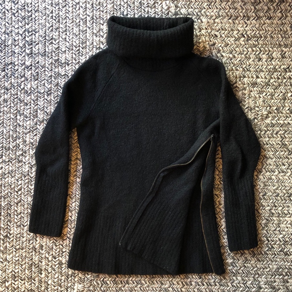 BANANA REPUBLIC cowl neck sweater